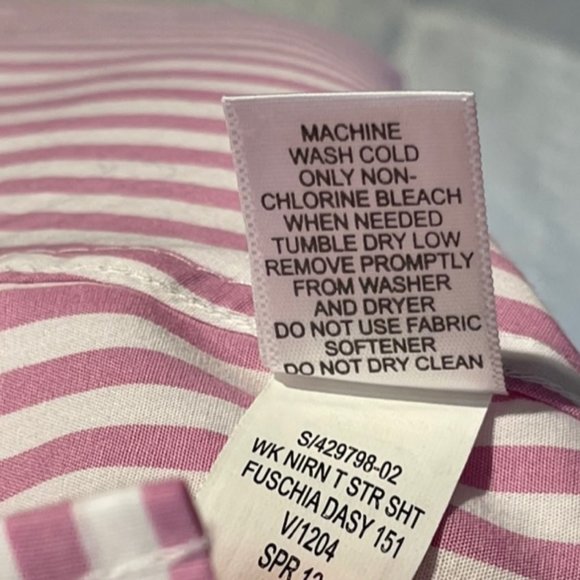 Banana Republic Long-Sleeved Shirt with Tailored Fit - Picture 8 of 9